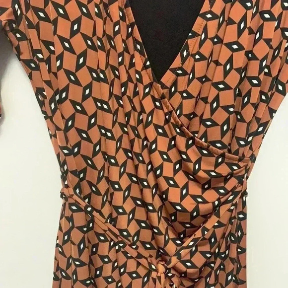 Gilli copper w black& white faux wrap dress in Jersey like fabric - Picture 6 of 7